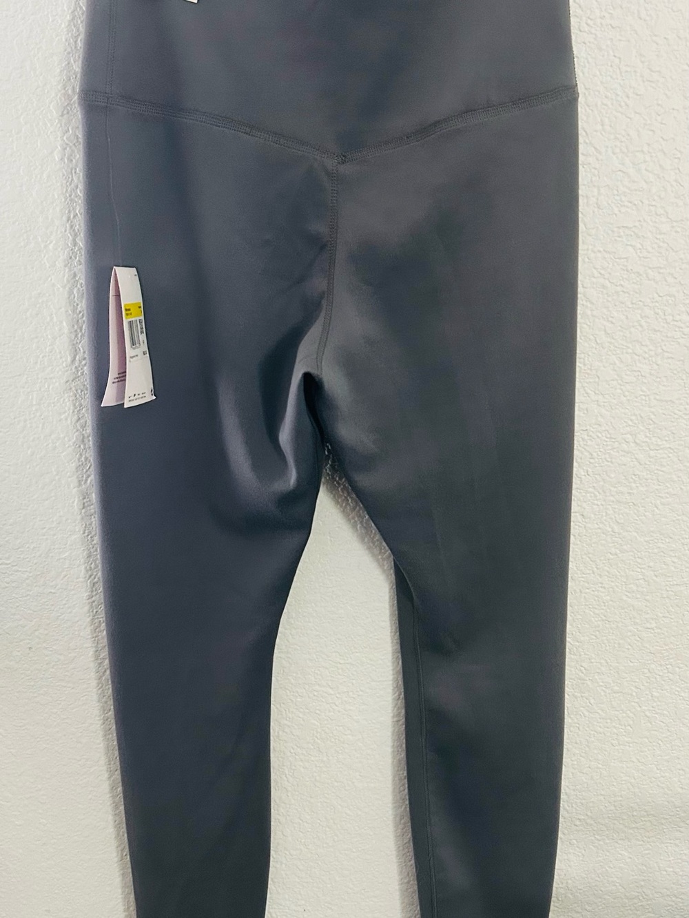 Nike women’s Charcoal Gray Performance Leggings
